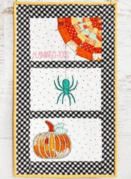 Spinning Spiderwebs Mini - free quilt pattern