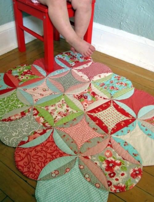 Cathedral Window Playmat - Free Quilt Pattern