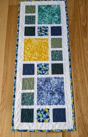 Window-Pane-Table-Runner-Quilt