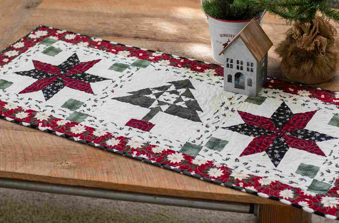Farmhouse Christmas Table Runner - Free Quilt Pattern