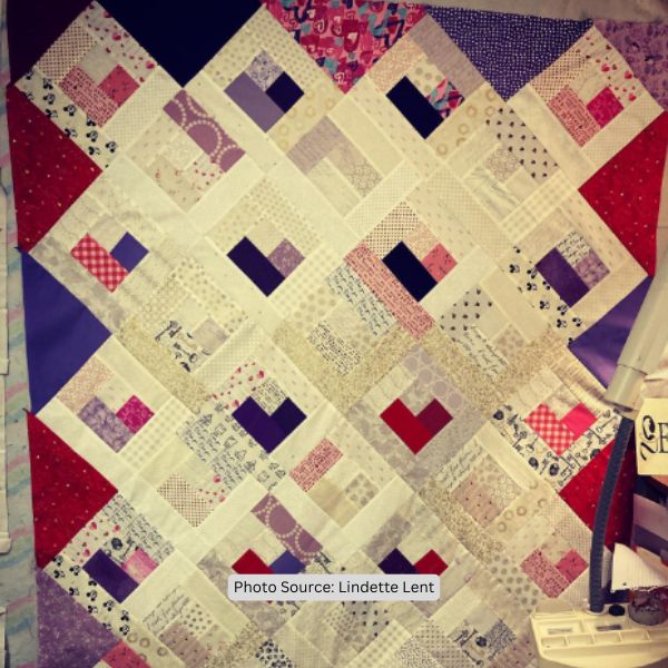 Log Cabin Heart Quilt Idea from Lindette Lent