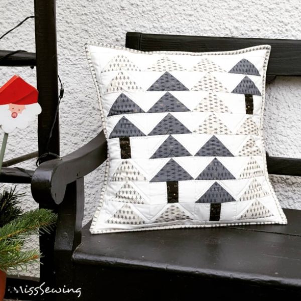 Christmas Pillow Quilt Idea from Miss Sewing