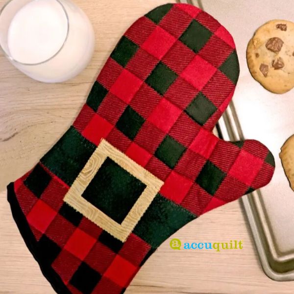 GO! Santa Oven Mitt - free quilt pattern