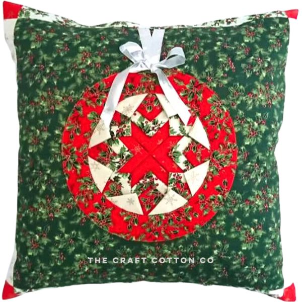 Christmas Bauble Cushion - free quilt pattern