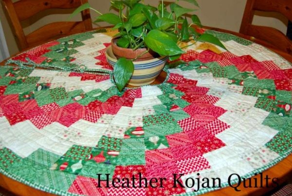 Peppermint Swirl Christmas Tree Skirt - free quilt pattern