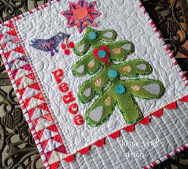 Warm Wishes Mini - free quilt pattern