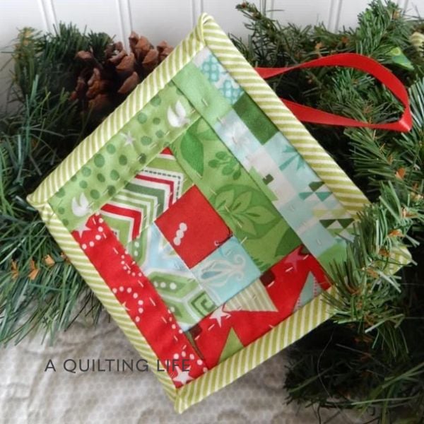 Quilted Christmas Ornament - free quilt pattern