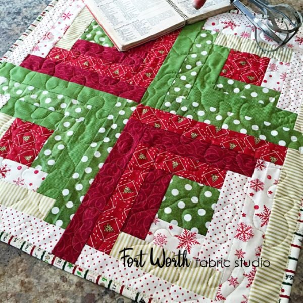 Sew Merry Log Cabin Table Topper - free quilt pattern