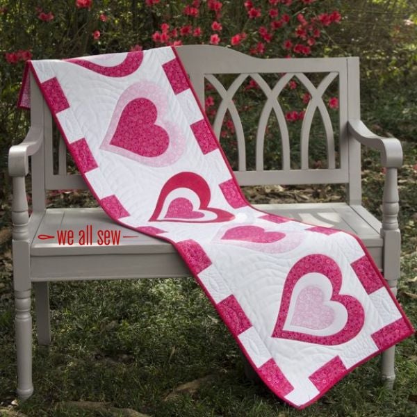 Be My Valentine Table Runner - free quilt pattern