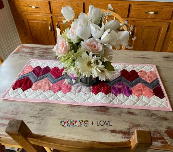 Easy Quilted Valentine’s Heart Table Runner Quilt Pattern - etsy