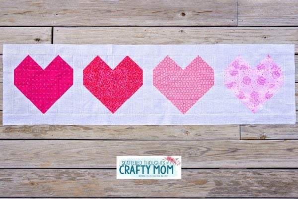 Heart Table Runner - free quilt pattern