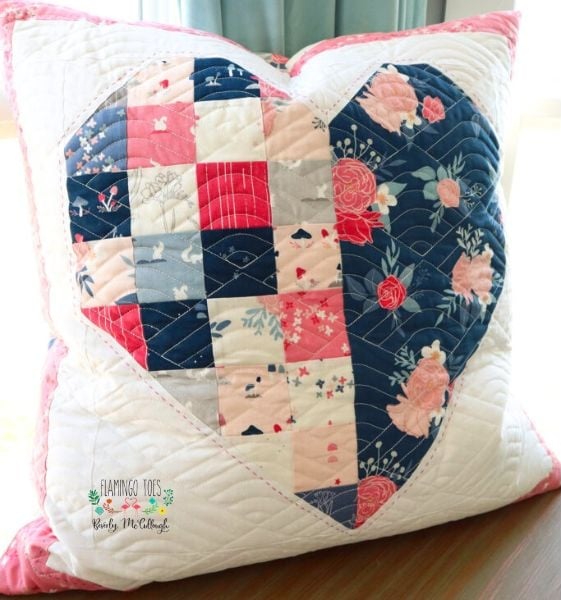 Pretty Patchwork Heart Pillow - free quilt pattern