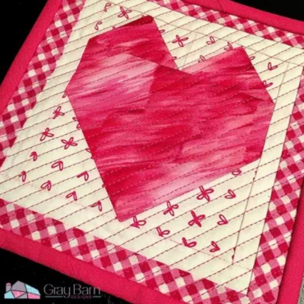 Sweet Heart Mug Rug - free quilt pattern
