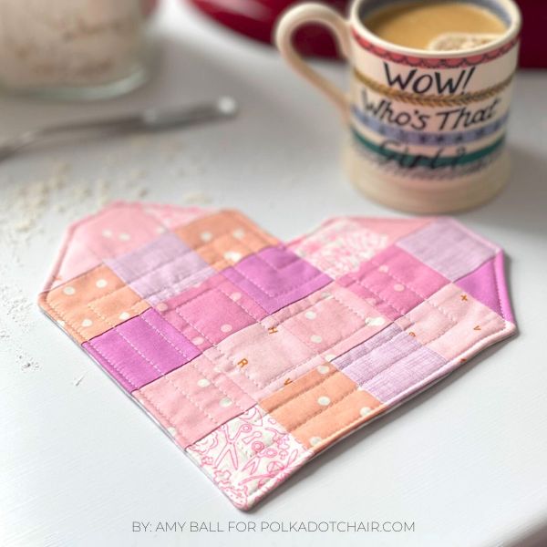 We Heart Mug Rug - free quilt pattern