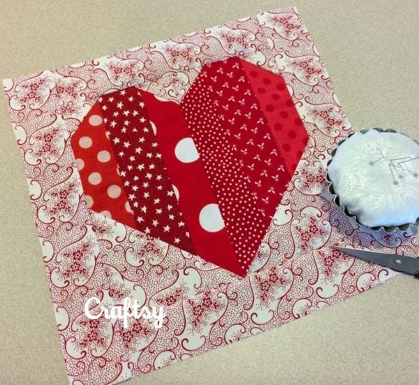 Cute Heart-Shaped Block - free quilt pattern