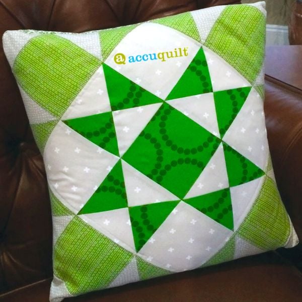 Ohio March Pillow - free quilt pattern