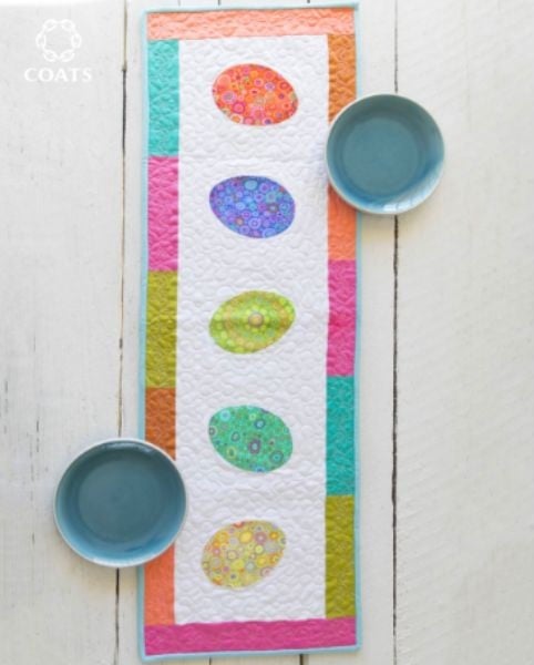 Appliqu&eacute; Easter Egg Table Runner - free quilt pattern