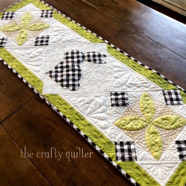 Spring Bunny Table Runner - free quilt pattern