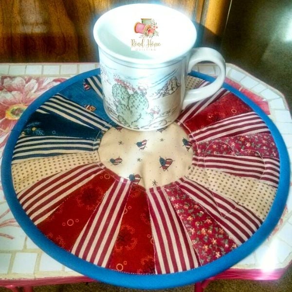 Flag Plate Mug Rug - free quilt pattern