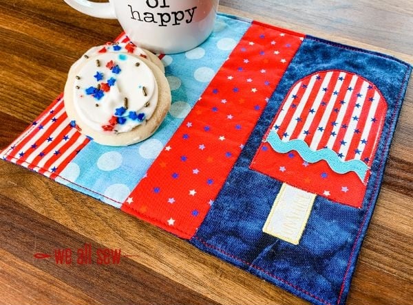 Patriotic Mug Rug - free quilt pattern