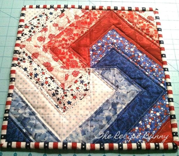 Spiral Mug Rug - free quilt pattern