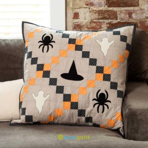 GO! Fright Night Pillow Pattern - free quilt pattern