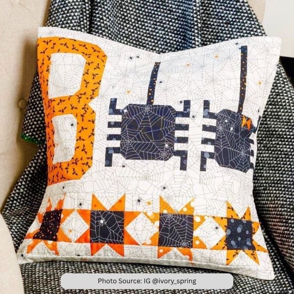 Halloween Quilted Pillow Idea from IG ivory_spring