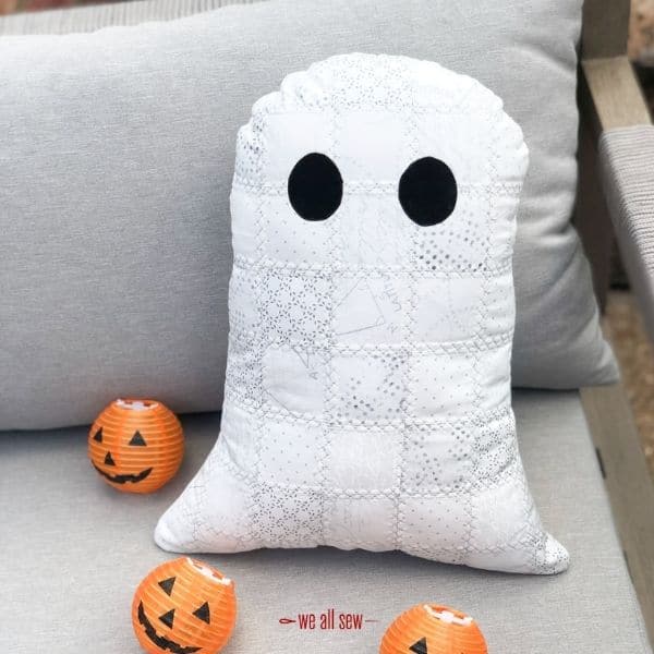 Patchwork Ghost Pillow Quilt Pattern - free quilt pattern