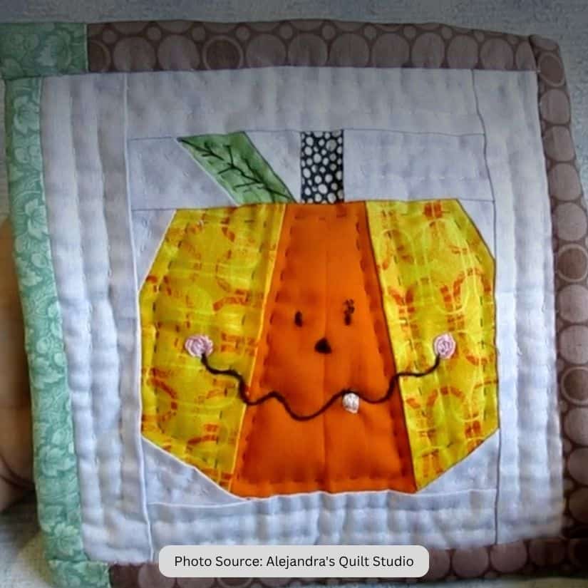 DIY Pumpkin Mini Quilt Pattern - free quilt pattern