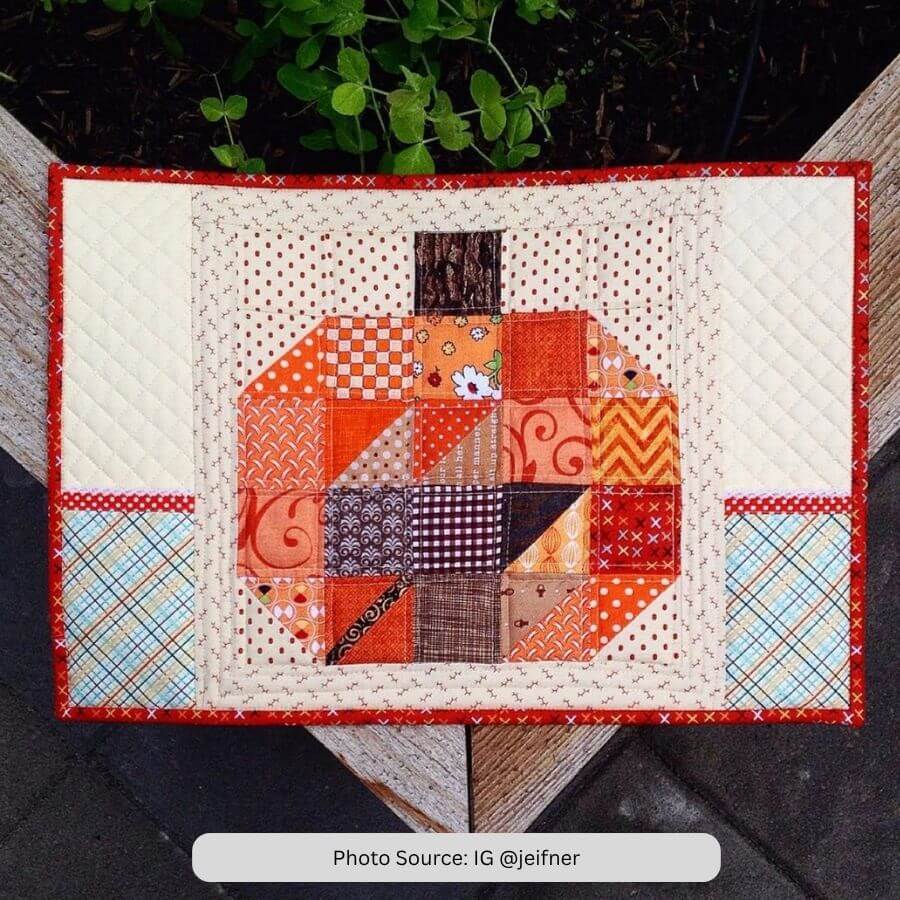 Pumpkin Placemat Quilt Idea from IG jeifner