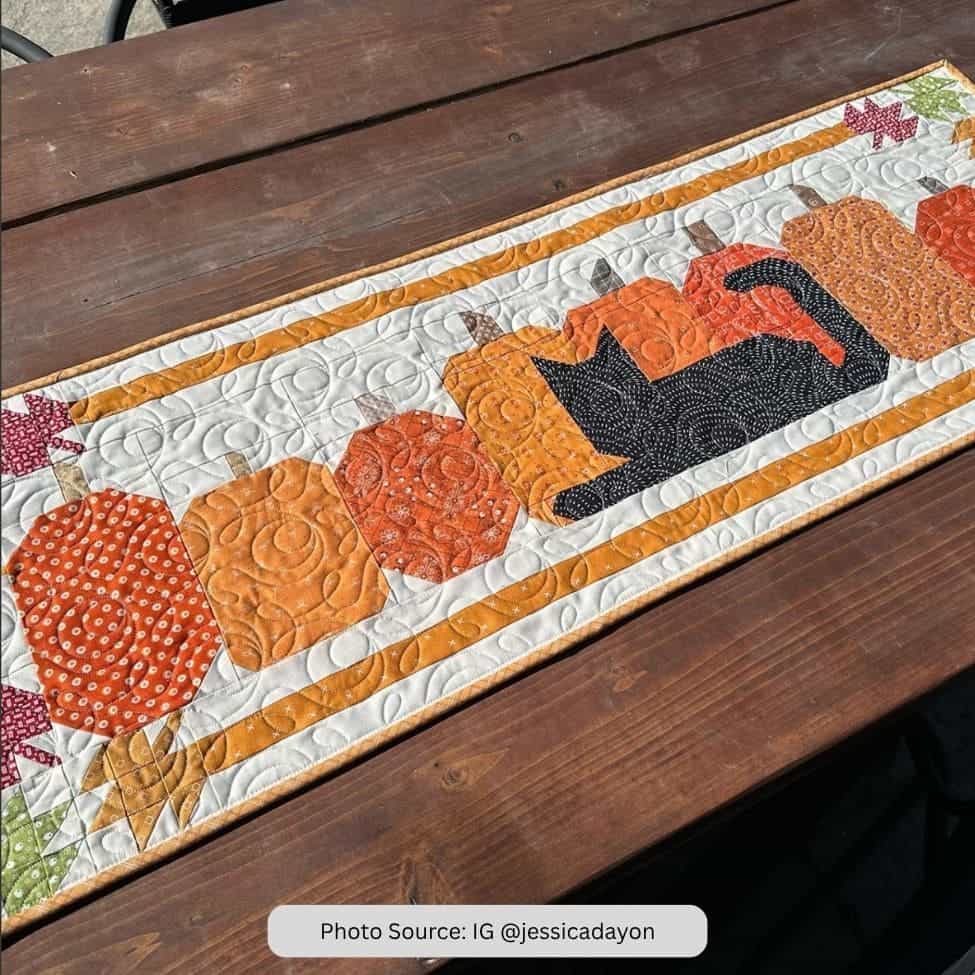 Pumpkin Table Runner Quilt Idea from IG jessicadayon 