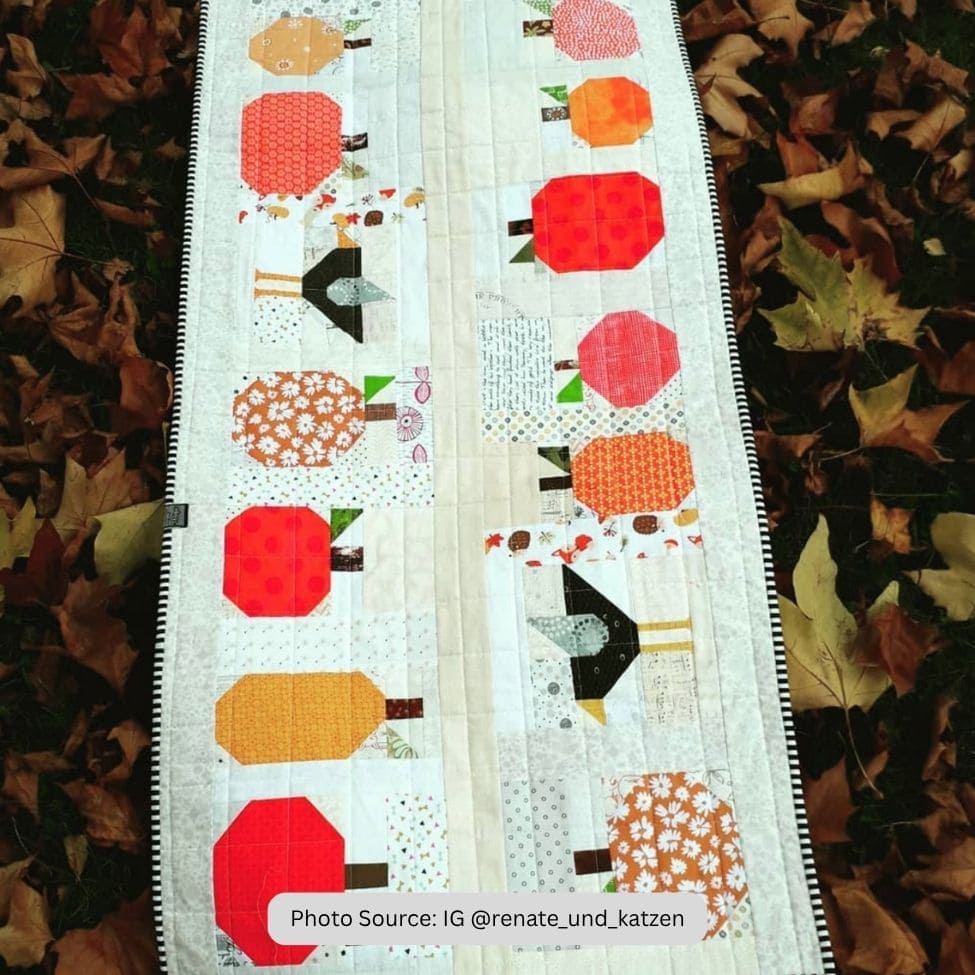 Pumpkin Table Runner Quilt Idea from IG renate_und_katzen 
