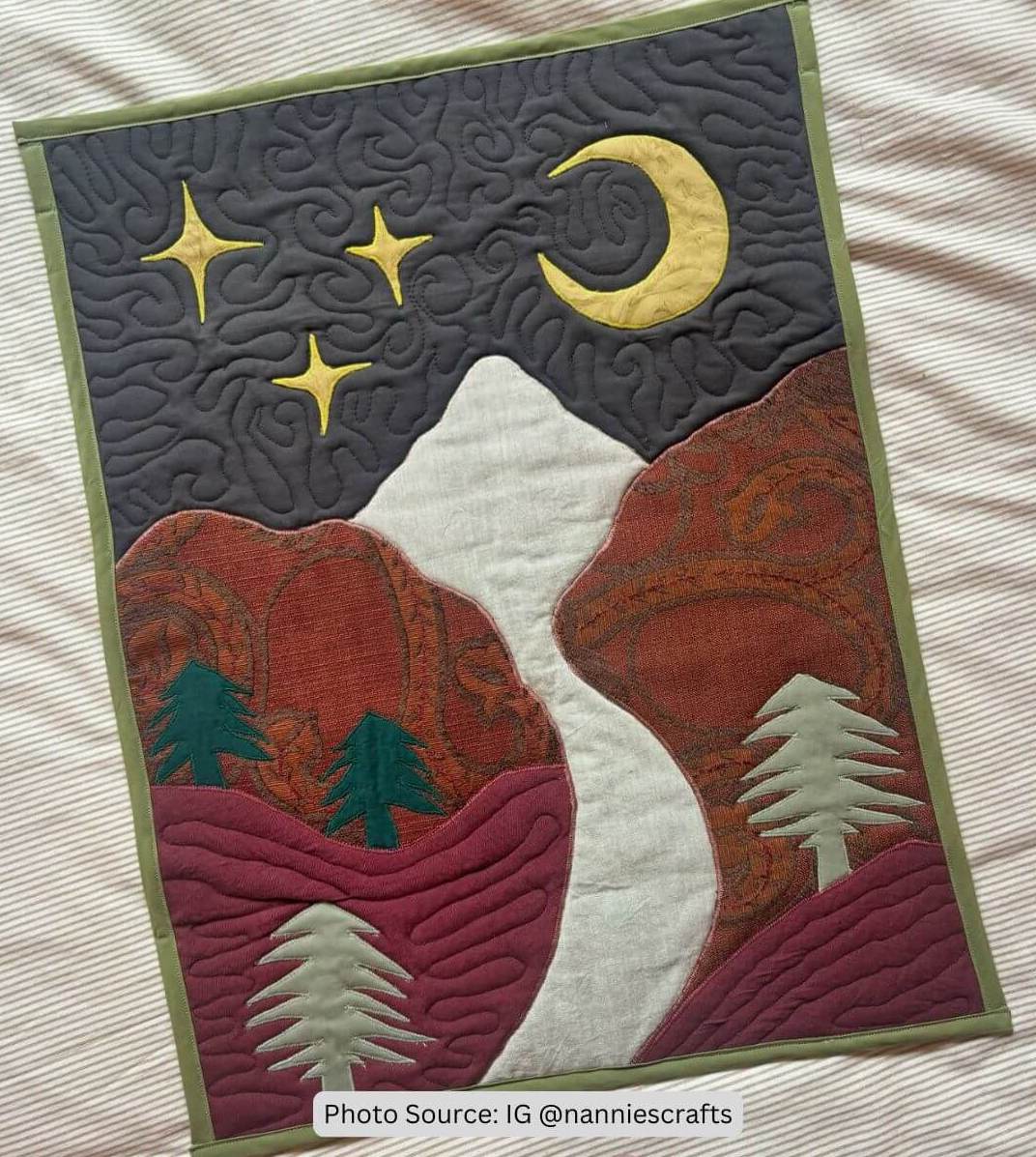 Crescent Moon Quilt Idea from IG nanniescrafts